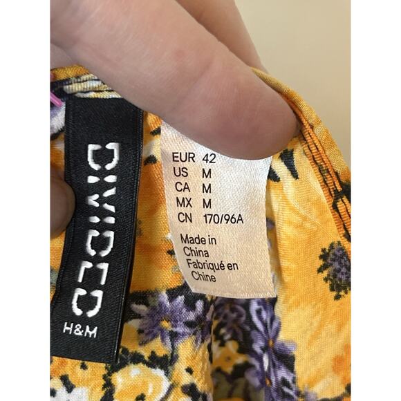 Yellow Floral H&M Sundress with pockets Size M Pre Owned - Picture 4 of 14
